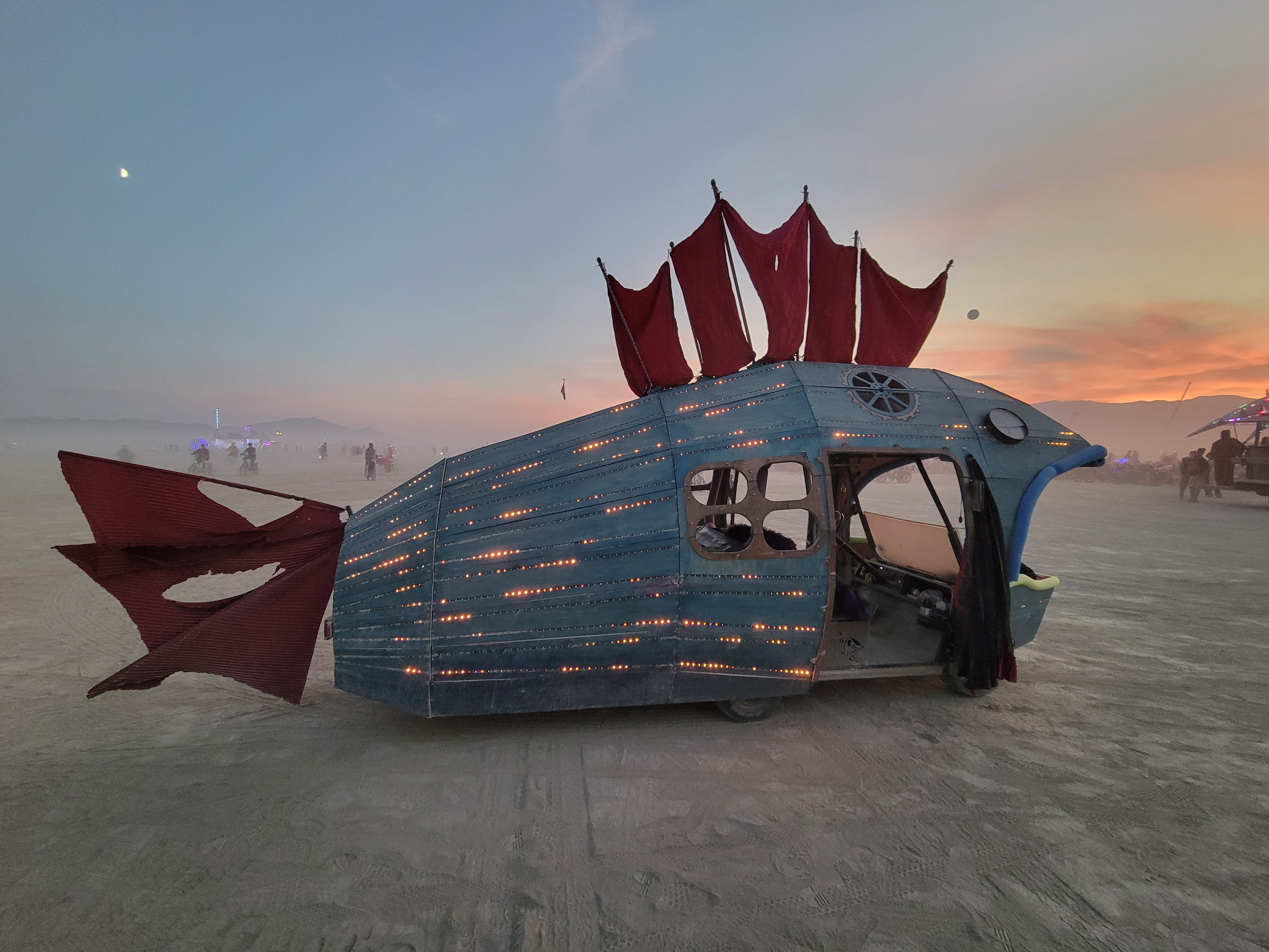 IMAPIRANHA steampunk fish mutant vehicle